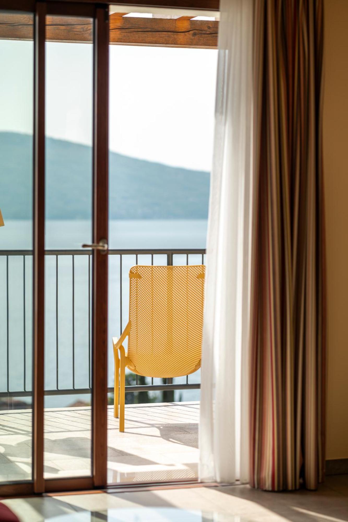 Residence Dany Appartamenti Con Cucina Vista Lago Piscina E Parcheggio Gargnano Zewnętrze zdjęcie