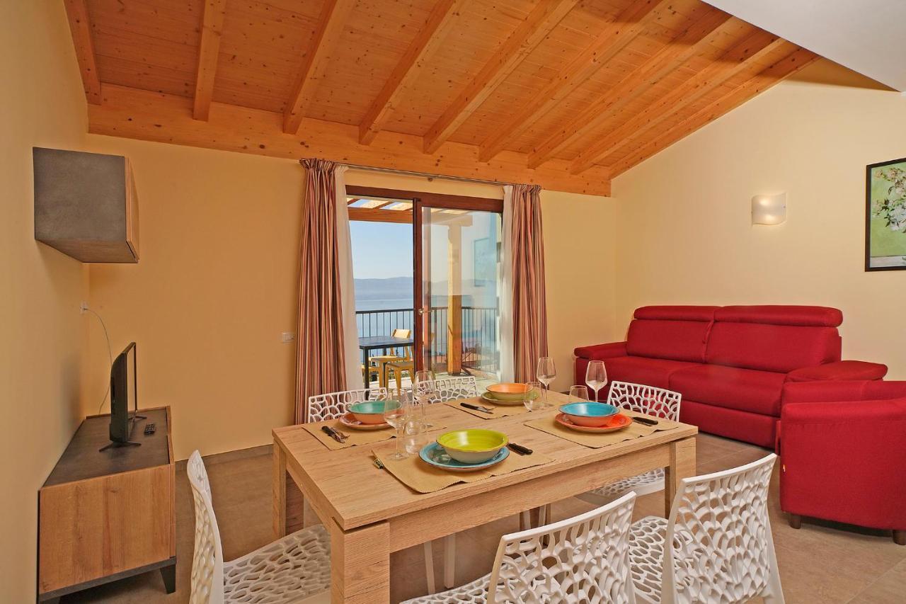 Residence Dany Appartamenti Con Cucina Vista Lago Piscina E Parcheggio Gargnano Zewnętrze zdjęcie